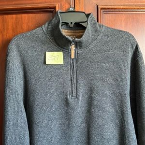 Hudson River pullover size Large